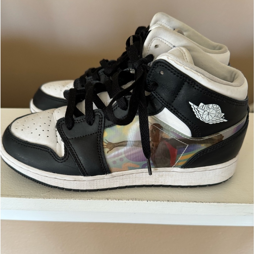 Air Jordan 1 hologram youth size 6.5